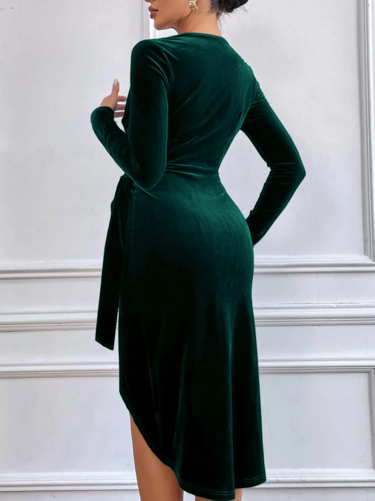 Men's Long-Sleeve Velvet Midi Dress with Crossover Neckline and Twisted Waist Detail 5