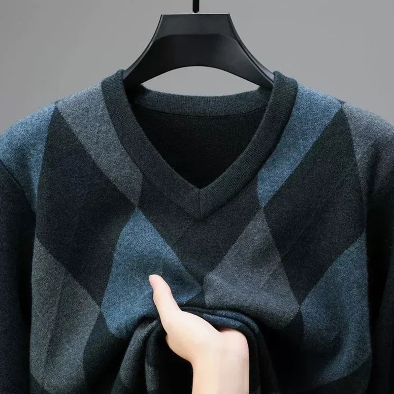 Men's Merino Wool V-Neck Sweater with Argyle Pattern 4