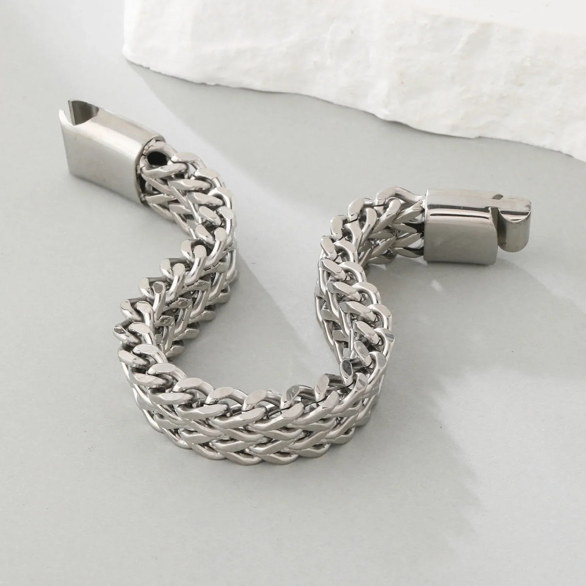 Men's Chainlink Bracelet with Gold-Tone Finish in Durable Stainless Steel 4