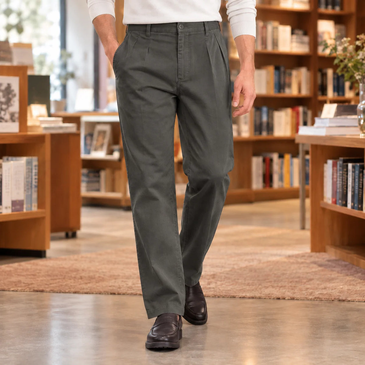 Men's Khaki Straight Leg Pants with High-Rise Waistband and Front Pleat Detail 4