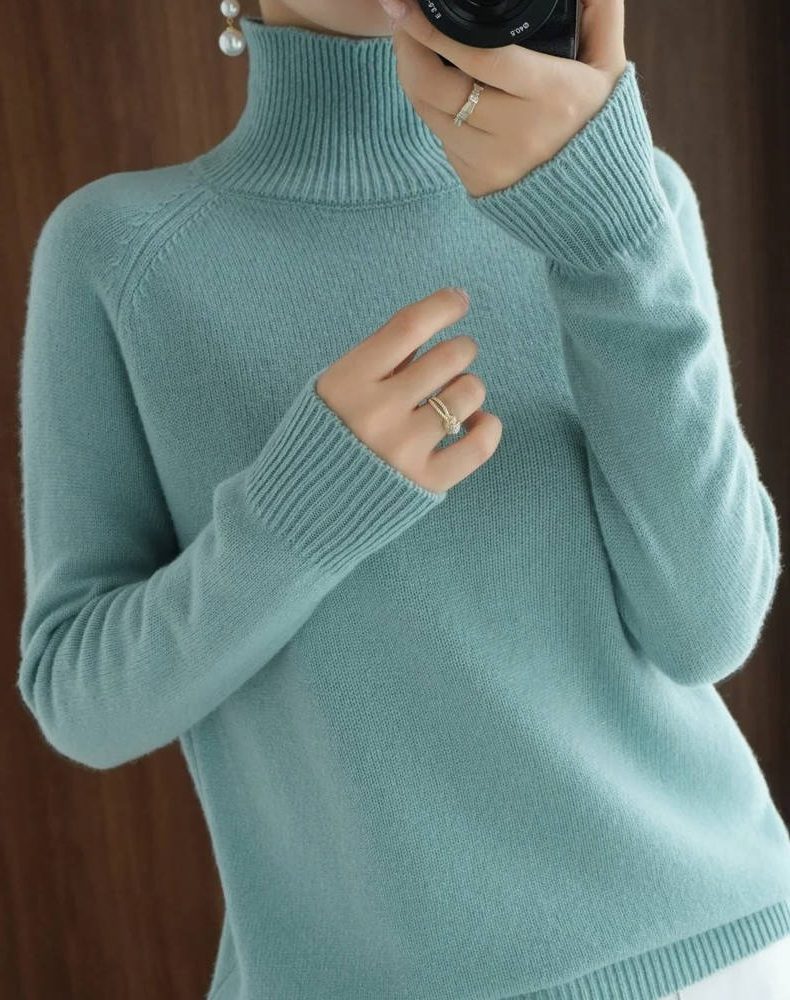 Women's Merino Wool Ribbed Roll Neck Sweater 1